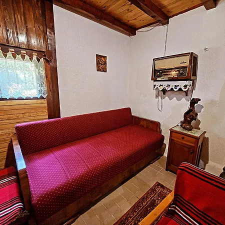Slavovo Dvoristance Holiday home Gornji Milanovac